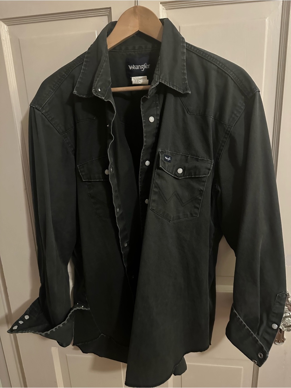 Wrangler Pearl Snap in Faded Black - Size XL